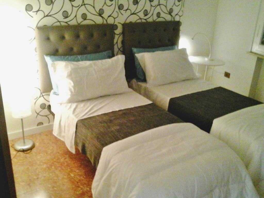 بولونيا L.T. Schneider B&B الغرفة الصورة